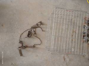 lot 459 image: Vintage Traps & Metal Cage