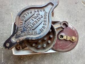 lot 471 image: Vintage Tire Repair Vulcanizer & Measuring Tape