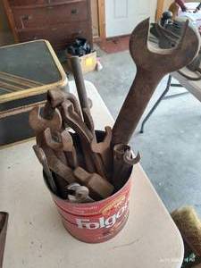 lot 486 image: Coffee Can of Heavy Metal Tools, Wrenches, Etc