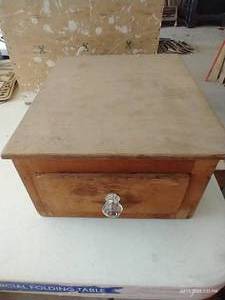 lot 494 image: Small Wood Drawer w Glass Knob & Trinkets