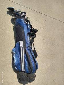 lot 502 image: Nine xTerra Golf Clubs w Case