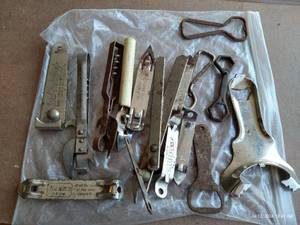 lot 522 image: Vintage Kitchen Utensils