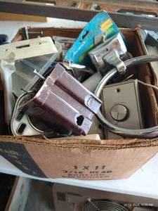 lot 524 image: Box of Random Light Plate Covers, Towel Ring, Home Hardware