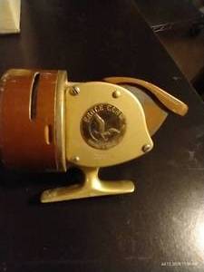 lot 558 image: Eagle Claw Wright  McGill Fishing Reel