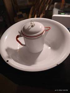 lot 562 image: Enamelware Bowl & Pour Over Coffee Pot
