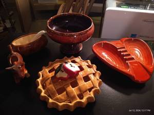 lot 567 image: Vintage Kitchen Items w Royal Haeger Spoon Rest