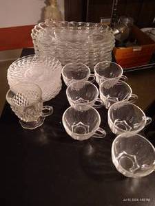 lot 571 image: Tea Plates, Cups, Tea Saucers & Cup