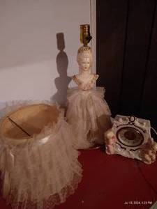 lot 575 image: French Lady Lamp & Norco Cherub Clock