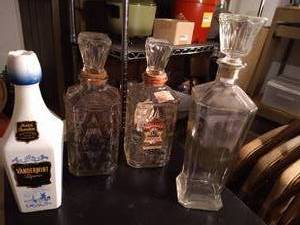 lot 582 image: Glass Decanters- Vandermint, Concord Grape Wine, Unmarked
