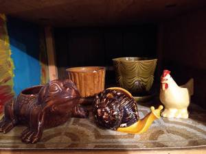 lot 588 image: Planters Lot- Toad, Snail, Chicken, Pots