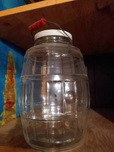 lot 590 image: Large Glass Barrel Jug w Lid & Handle