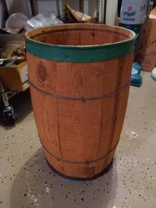 lot 626 image: Wooden Barrel