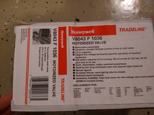 lot 631 image: NIB Honeywell Motorized Valve