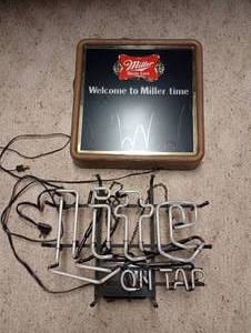 lot 662 image: Bud Lite Neon Sign & Miller Light Door Hanging (Work)