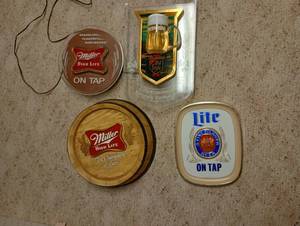 lot 663 image: Beer Signs