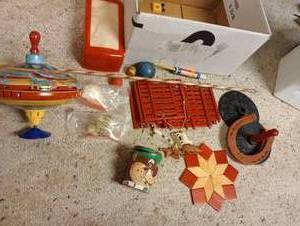 lot 688 image: Vintage Toys- Animal Farm, Metal Top, Horse Shoes, Yogi Cup