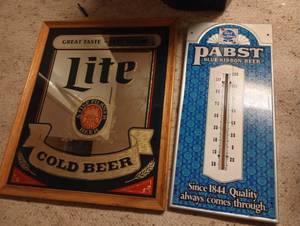 lot 701 image: Pabst Thermometer & Lite Mirror