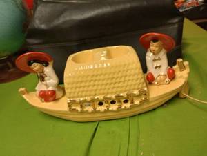lot 725 image: Vintage Oriental TV Light- works 16 long