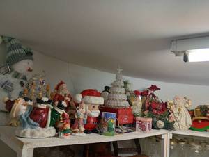 lot 727 image: Top Shelf of Florals, Snowman, Santas, Cookie Jar,  Etc