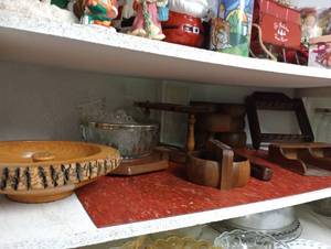 lot 728 image: Shelf of Wooden Serving Bowls, Nut Bowl, Punch Set, Salad Bowl wTongs