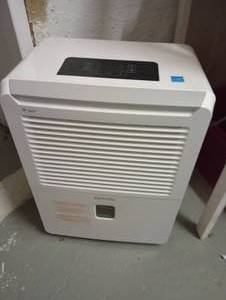 lot 762 image: Kenmore Dehumidifier 30 pt