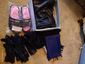 lot 768 image: Naturalizer Boots 8, Sandals, Gloves & Scarves