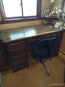 lot 803 image: Desk & Chair