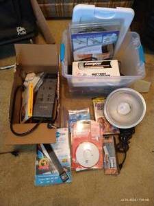 lot 806 image: Battery Organizer, Hanging Light, Smoke Detector, Cord Organizer, Etc