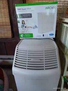 lot 831 image: Bemis Humidifier wWick