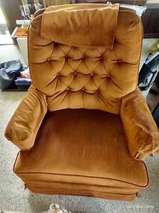 lot 854 image: La-Z-Boy ReclinerRocker