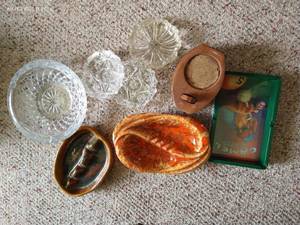 lot 867 image: Ash Trays & Coasters