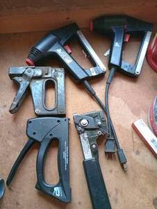 lot 882 image: Staplers