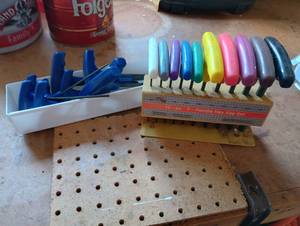 lot 885 image: Two Sets of T-Handle Hex Wrenches