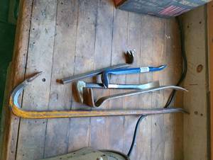 lot 897 image: Crow Bars- Large & Small