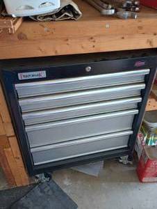 lot 900 image: Performax Rolling Tool Chest w Contents-LOTS