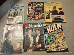 lot 970 image: Vintage Comic & Coloring Book Lot