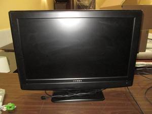 lot 205 image: Dynex 32 flat screen TV...
