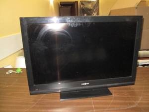 lot 206 image: Insignia flat screen TV 32...