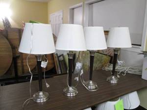 lot 218 image: 4 Matching metal base lamps...