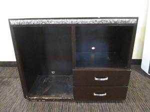 lot 250 image: Dresser measuring 4 wide 21 deep 39 tall