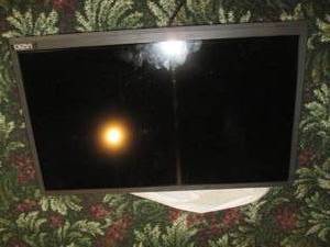 lot 285 image: Vizio 24 TV...