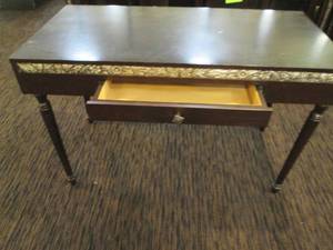 lot 318 image: Desk top is 42 x 24...