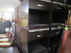 lot 338 image: Lot of 4 nightstands...