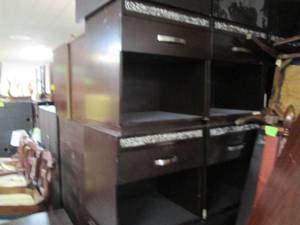 lot 339 image: Lot of 4 nightstands...