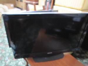 lot 348 image: Phillips 32 flat screen TV...