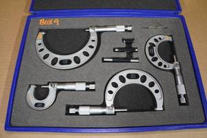 lot 3 image: Outside Micrometer Set  0-100mm