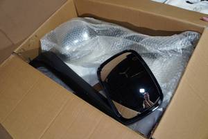 lot 67 image: Tow Mirrors