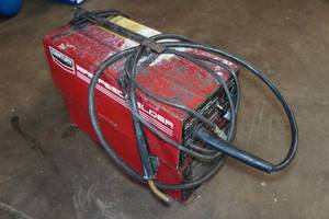 lot 74 image: Century 85 Amp Dual Purpose Wire Feed Welder