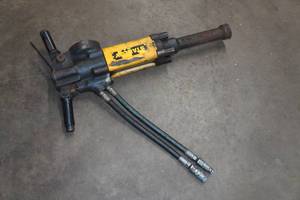lot 75 image: Stanley Hydraulic Spike Driver