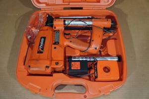 lot 92 image: Paslode Impulse Cordless 16 Gauge 12 Crown Stapler